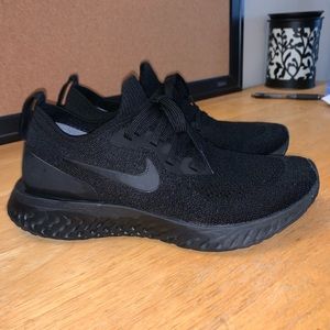 Nike Flyknit Epic React Triple Black size 6